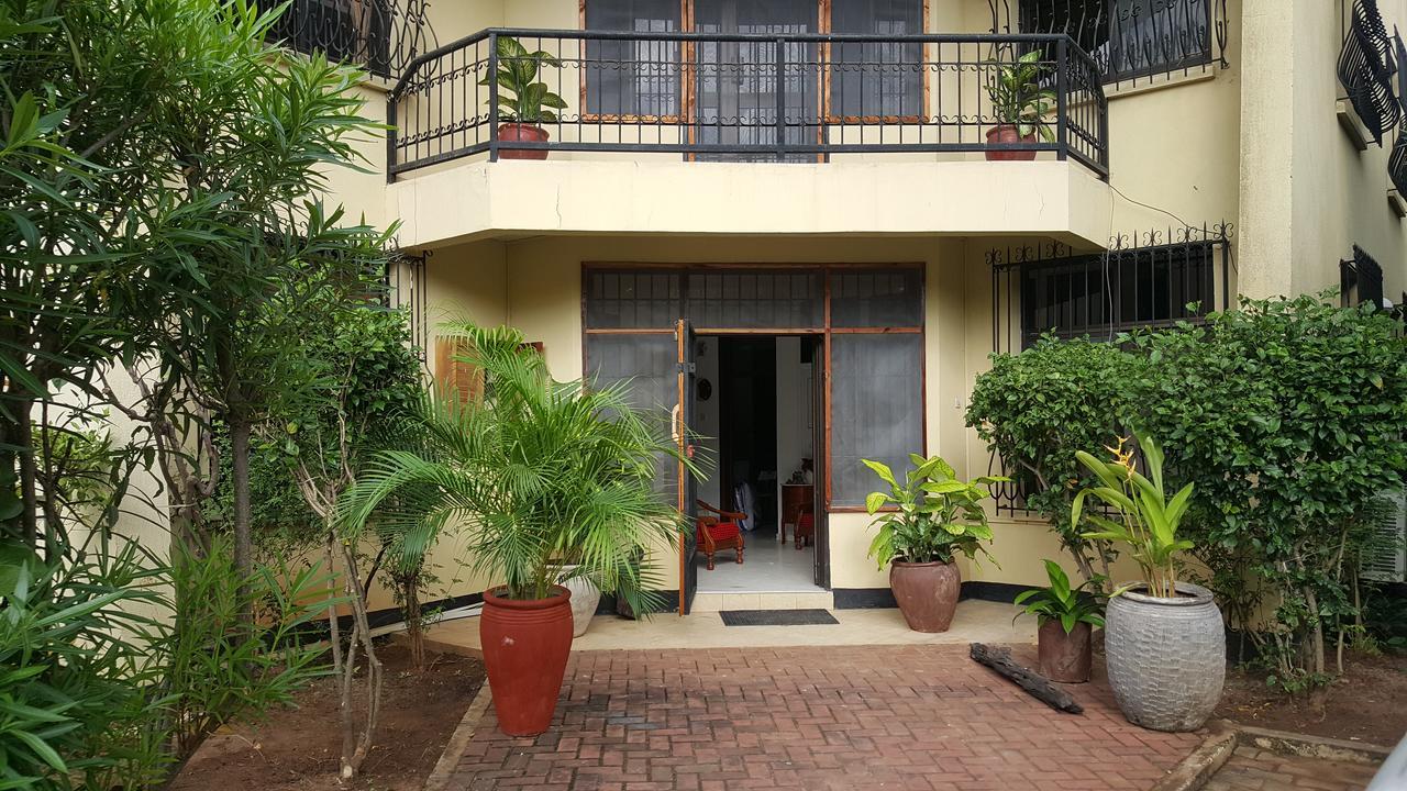 A Pousada Hunch Backpackers Dar es Salaam Exterior foto