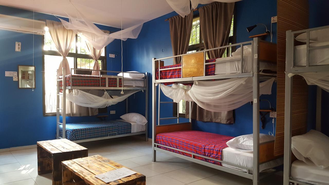 A Pousada Hunch Backpackers Dar es Salaam Exterior foto